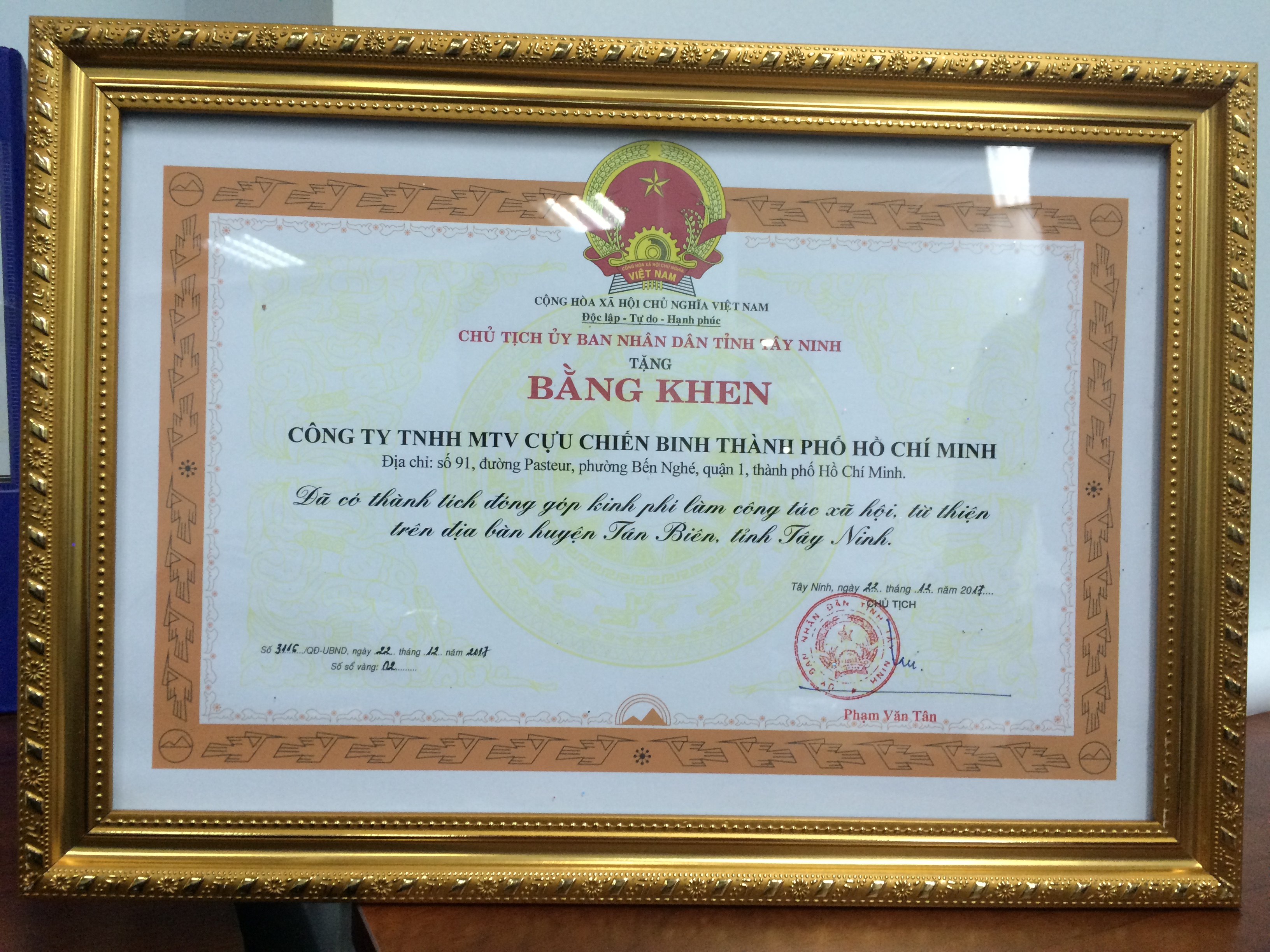 Bằng khen, thư cảm ơn của các đơn vị trong công tác trao tặng nhà tình nghĩa.