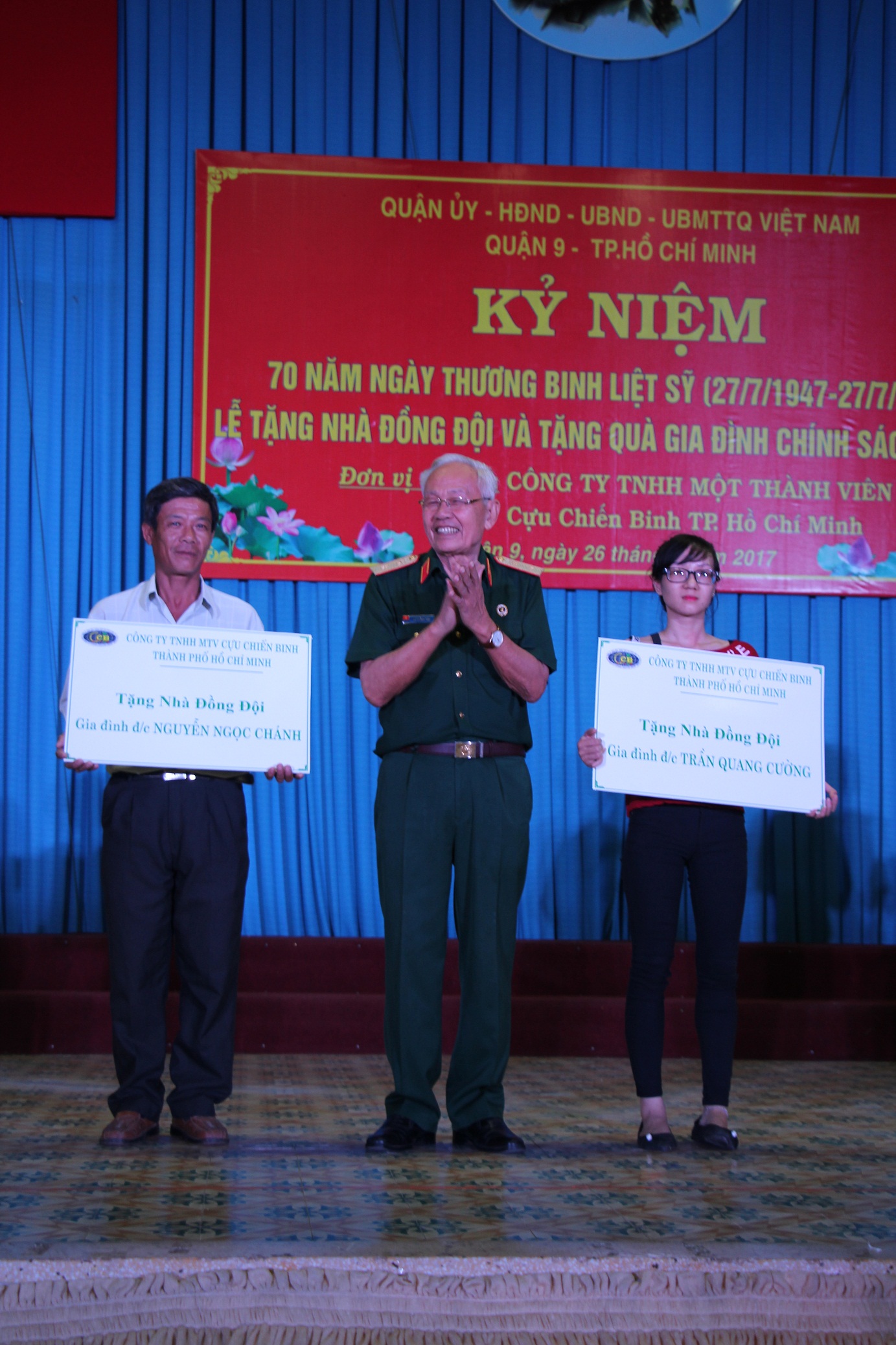 Trao tặng nhà tri ân đồng đội cho Hội viên Cựu chiến binh khó khăn tại Q.9